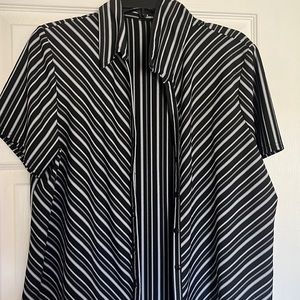 women’s short sleeve button down